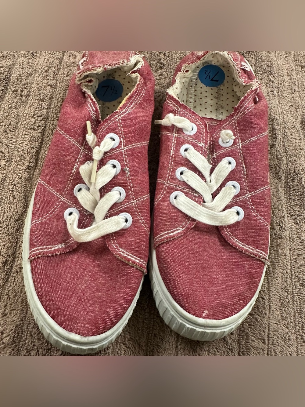 Tommy Bahamas Casual Canvas Sneakers in Red SZ:7.5